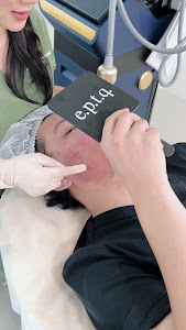 Rainnie Clinic สาขา เพชรเกษม อ้อมใหญ่ - รักษาสิว หลุมสิว ปรับรูปหน้า โบท็อกซ์ ฟิลเลอร์ และผื่นภูมิแพ้ผิวหนัง — exterior