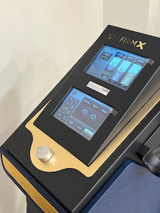 Rainnie Clinic: เรนนี่คลินิก สาขา ศาลายา-สาย4 : รักษาสิว โบท็อกซ์ เลเซอร์ SylfirmX Ultraformer ปรับรูปหน้า — exterior